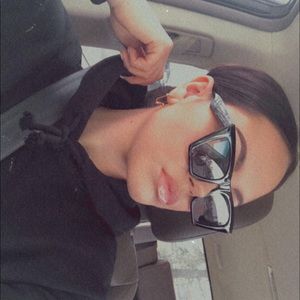 Meet your Posher, Caley